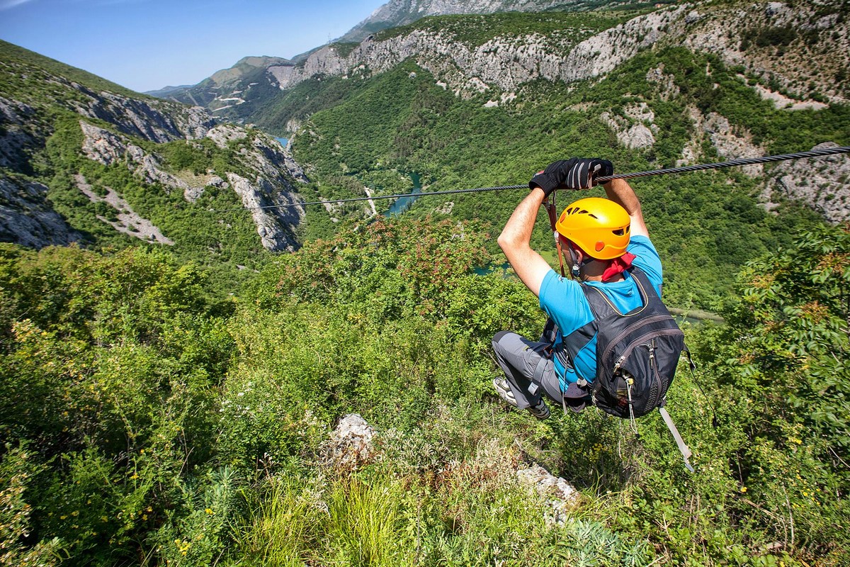 Od konca prve svetovne vojne pa vse do leta 1991 Omiš spada pod Jugoslavijo. 