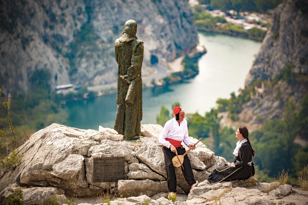 gusle_par_omis