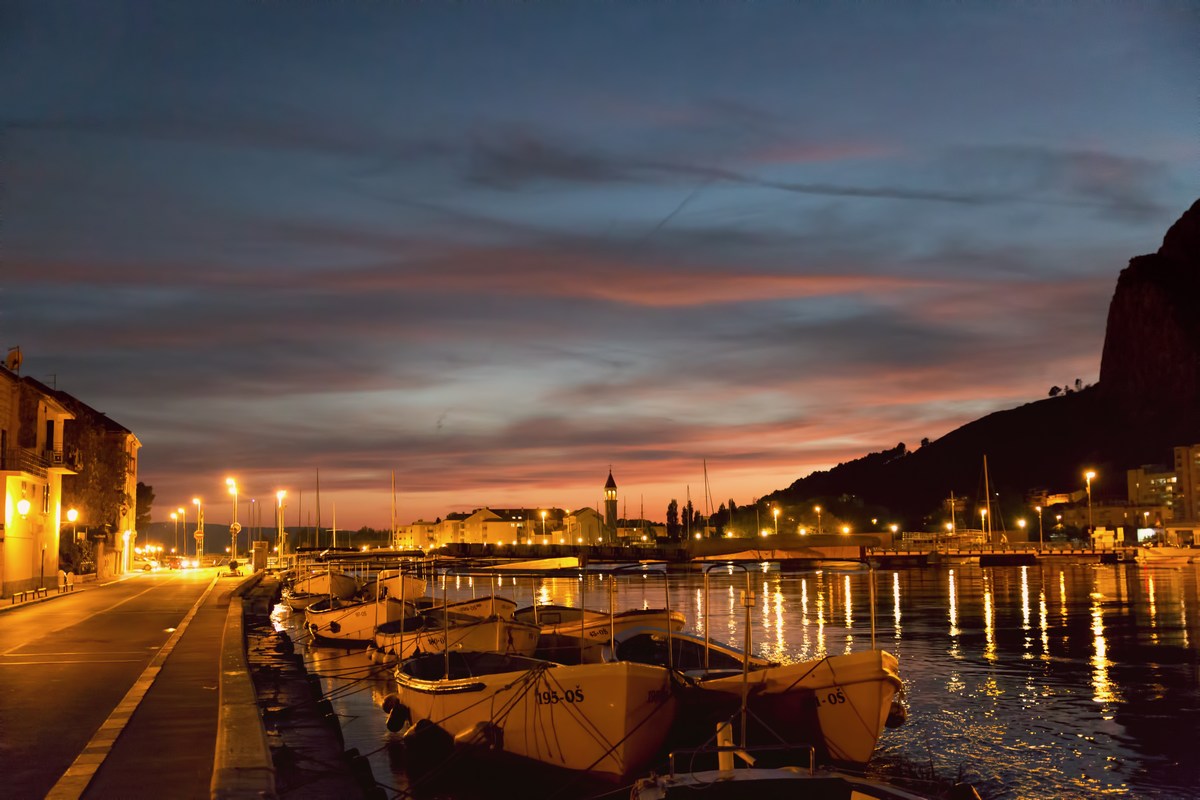omis_ponoci