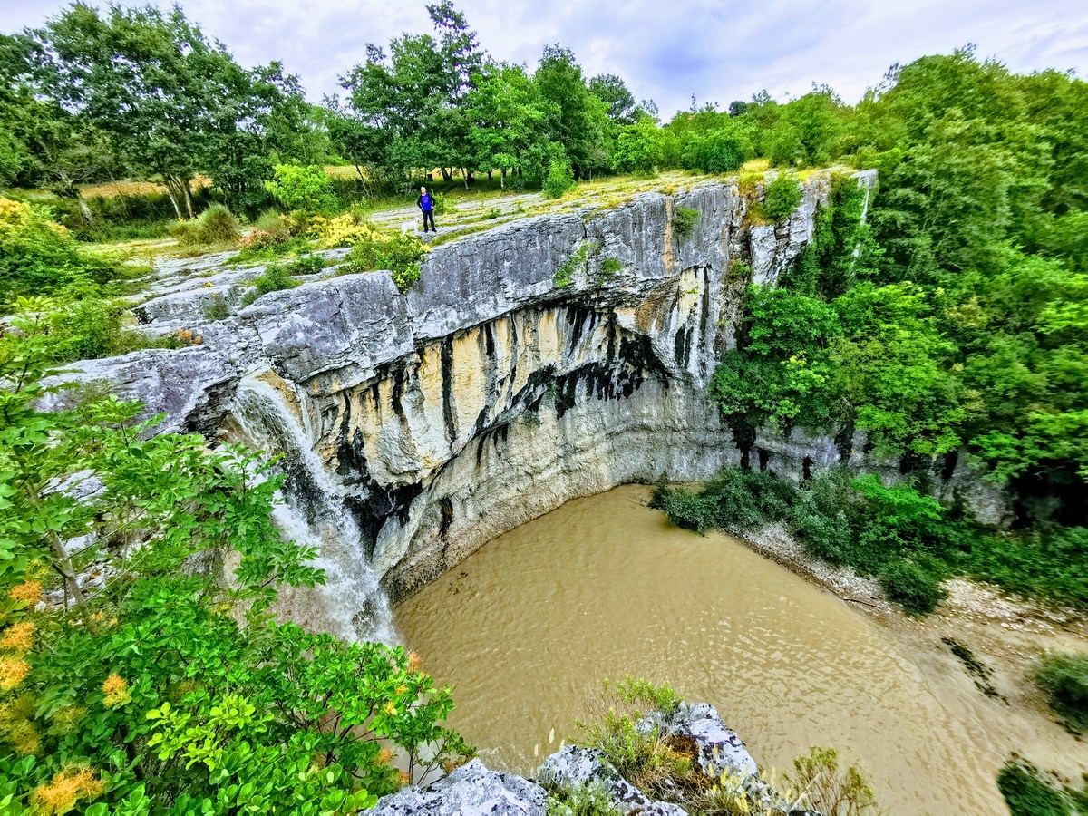 Po neurju je voda rjava