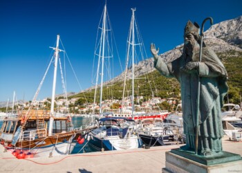 Baška Voda, z okusom morja, z okusom planine