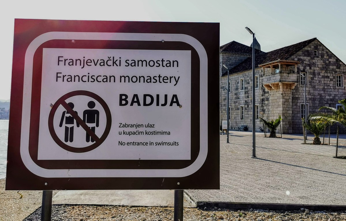 V kopalkah se ne sme v cerkev