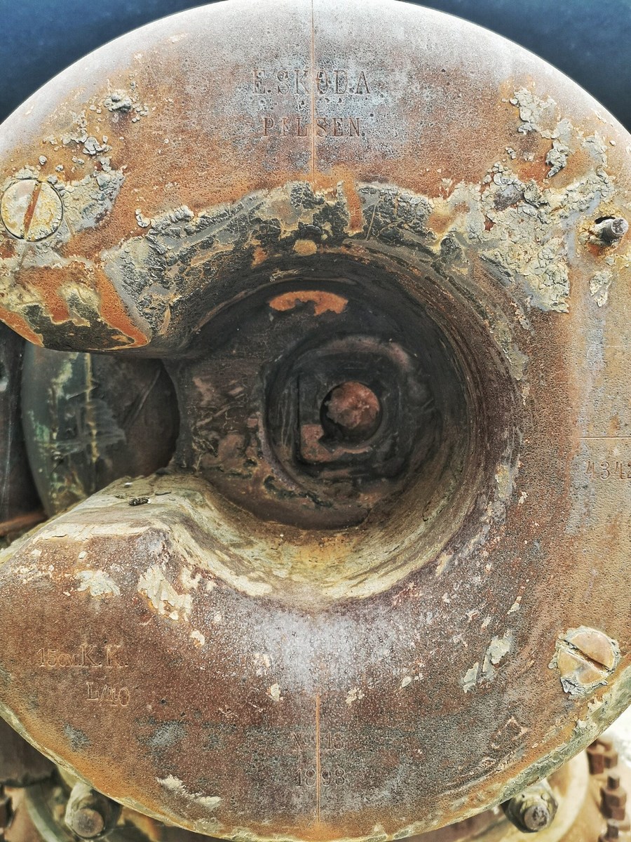 Mali Brion 12, stari topovi so še ohranjeni, foto Barbara Ban