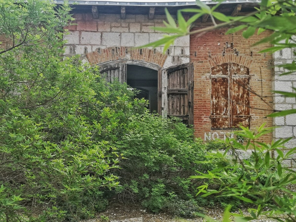 Mali Brion 15, izdelovali so tudi strelivo, foto Barbara Ban