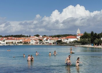 Petrčane, raj pod borovci