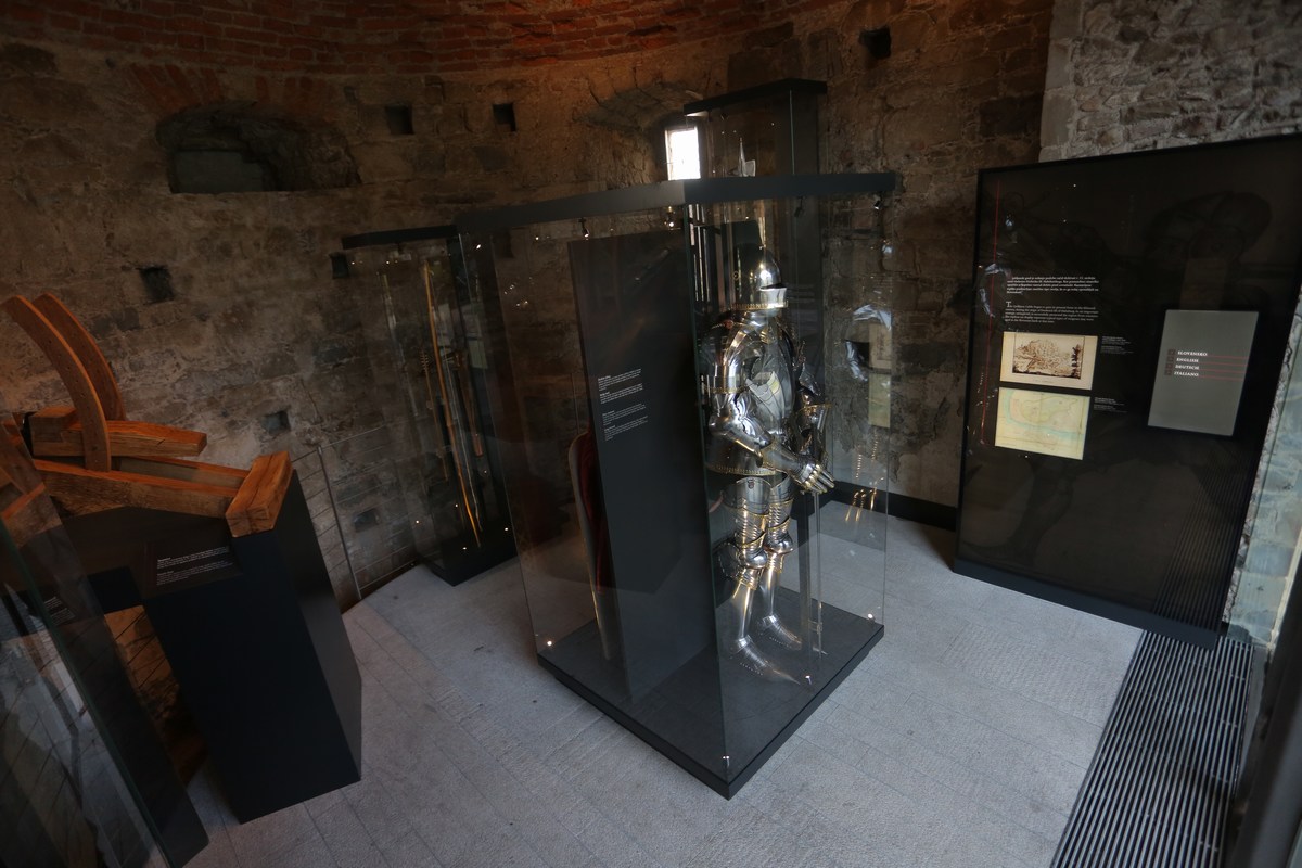 Castle Weapons exhibition. Photo Miha Mally (1)